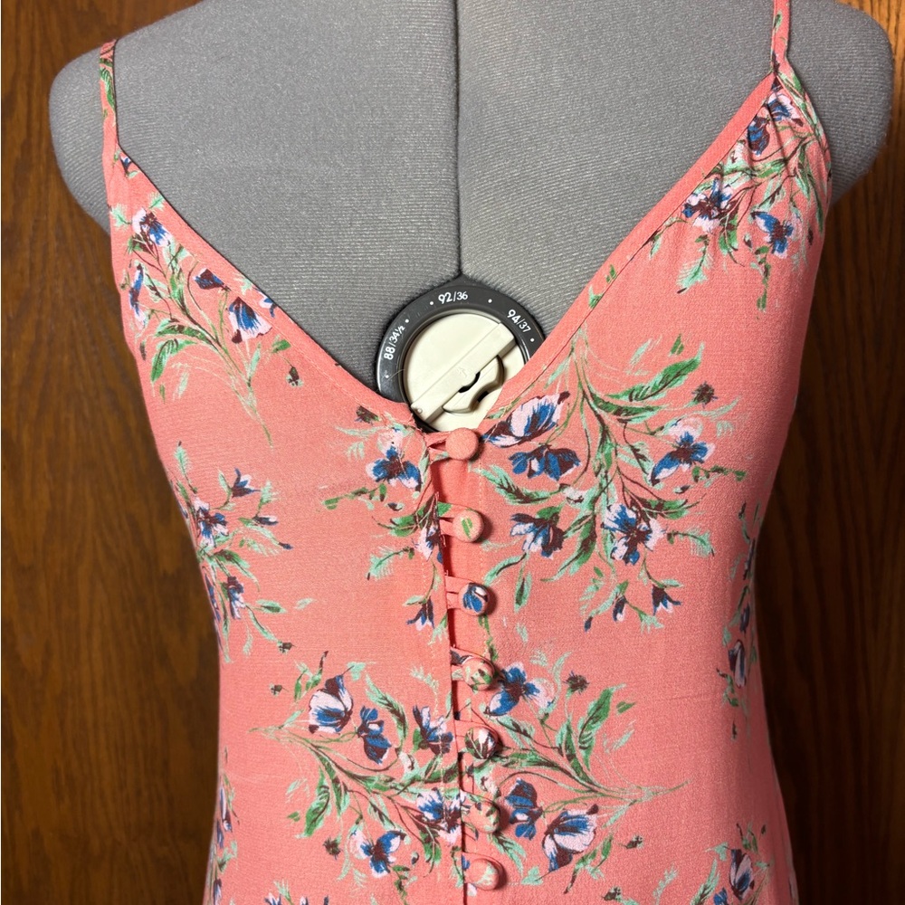 Flynn Skye Coral Floral Maxi Dress. Medium. - Picture 2 of 10